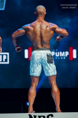 MEN'S PHYSIQUE МАСТЕРА +40